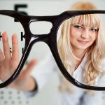 Как быстро проверить зрение в домашних условиях